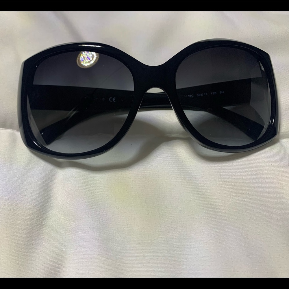 💯% authentic Channel glasses